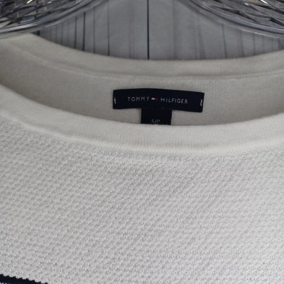 Tommy Hilfiger White Striped Nautical Preppy  Long Sleeve Lightweight Sweater - Picture 2 of 11